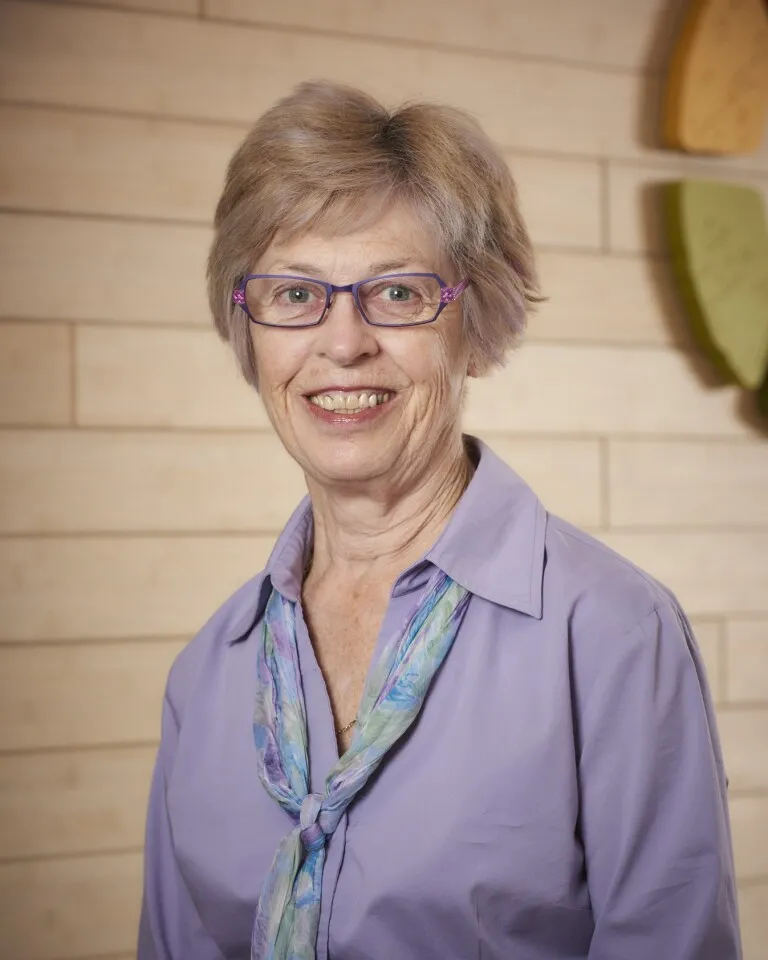 Leah Stogdale headshot