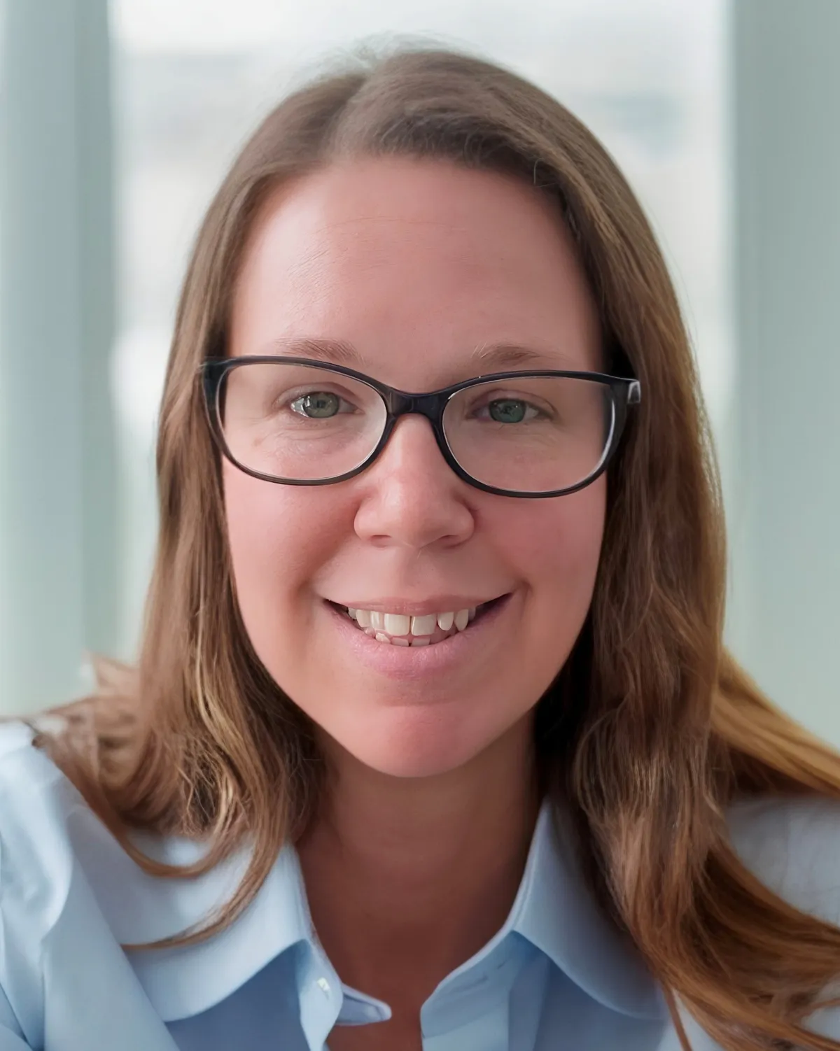 Sarah Moore headshot