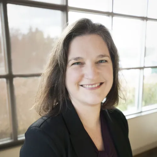 Sarah Gillings headshot