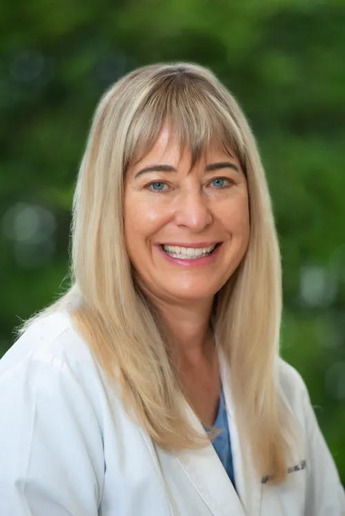 Stephanie Correa Headshot