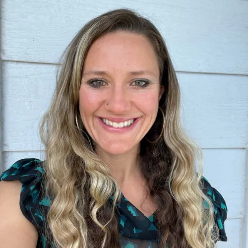 Amanda Kludasch Senior Volunteer Program Specialist 