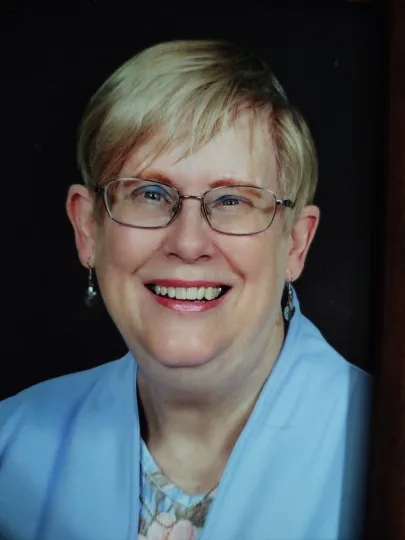 Rebecca Gompf headshot