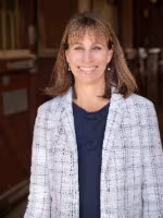 Carrie Finno Headshot