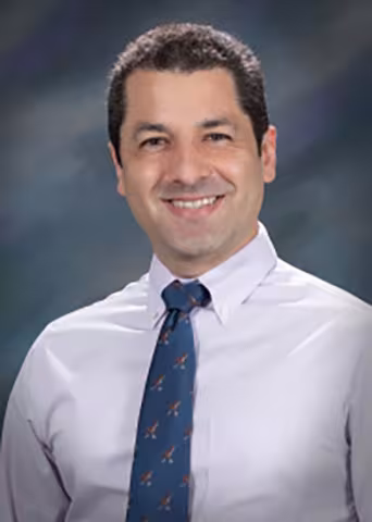 Luis Dos Santos Headshot