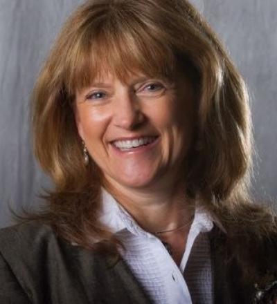 Wendy Vaala Headshot