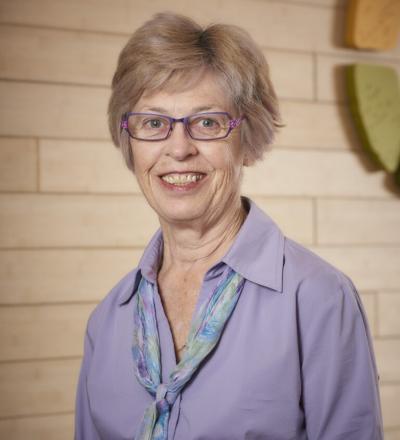 Leah Stogdale headshot